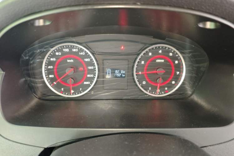 Used SAIC MAXUS G10 2014 2.4L Manual Fashion Edition Odometer Close Up