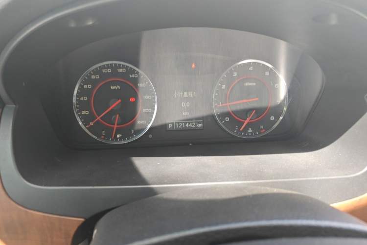 Used SAIC MAXUS G10 2014 2.0T Automatic Elite Edition Odometer Close Up
