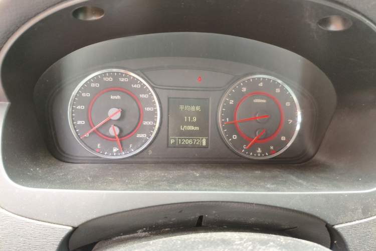 Used SAIC MAXUS G10 2014 2.0T Automatic Elite Edition Odometer Close Up