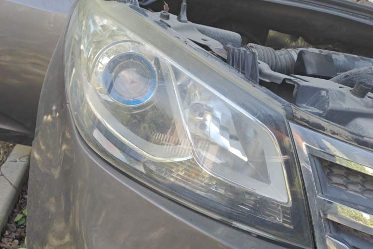 Used SAIC MAXUS G10 2014 2.0T Automatic Elite Edition Right Front Headlight