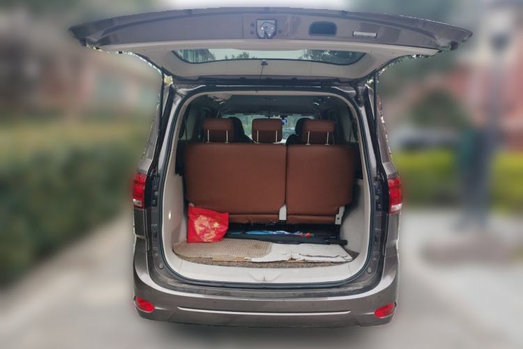 Used SAIC MAXUS G10 2014 2.0T Automatic Elite Edition Trunk