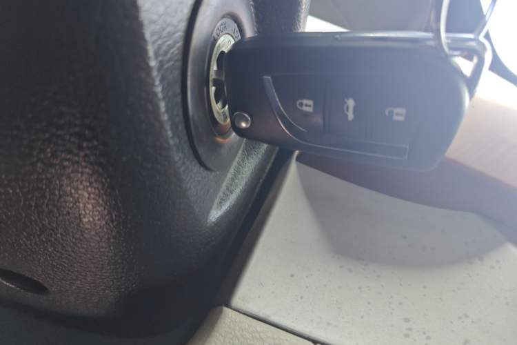 Used SAIC MAXUS G10 2014 2.0T Automatic Elite Edition Vehicle Key