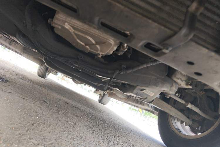 Used SAIC MAXUS G10 2014 2.0T Automatic Elite Edition Chassis Front