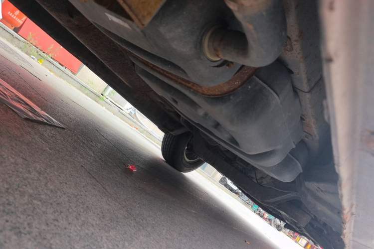 Used SAIC MAXUS G10 2014 2.0T Manual Elite Edition Chassis Rear Right
