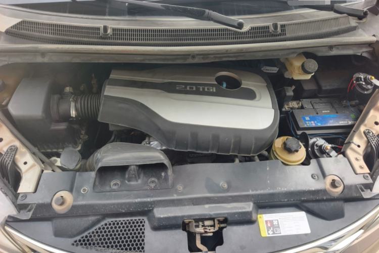 Used SAIC MAXUS G10 2014 2.0T Automatic Luxury Executive Edition Engine Bay