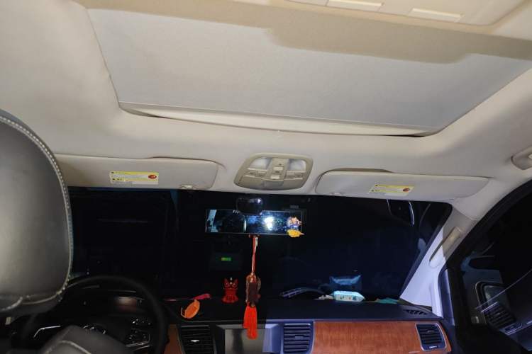 Used SAIC MAXUS G10 2014 2.0T Automatic Luxury Executive Edition Headliner