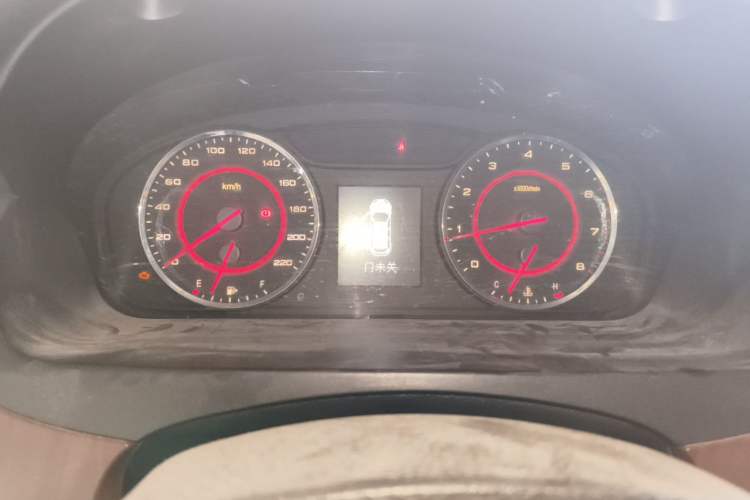Used SAIC MAXUS G10 2014 2.0T Automatic Luxury Executive Edition Instrument Cluster