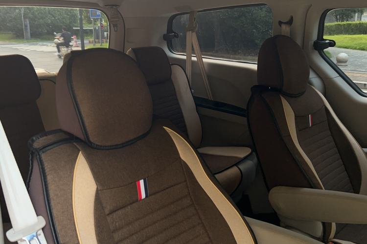 Used SAIC MAXUS G10 2014 2.0T Automatic Elite Edition Interior 1
