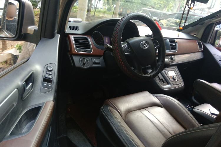 Used SAIC MAXUS G10 2014 2.0T Automatic Luxury Executive Edition Interior 3