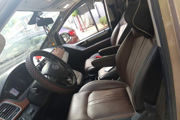 Used SAIC MAXUS G10 2014 2.0T Automatic Luxury Executive Edition Left Front Seat