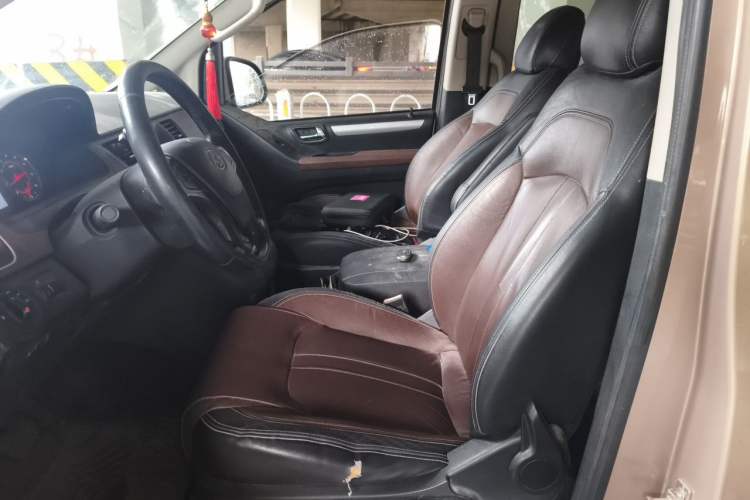 Used SAIC MAXUS G10 2014 2.0T Automatic Luxury Executive Edition Left Front Seat