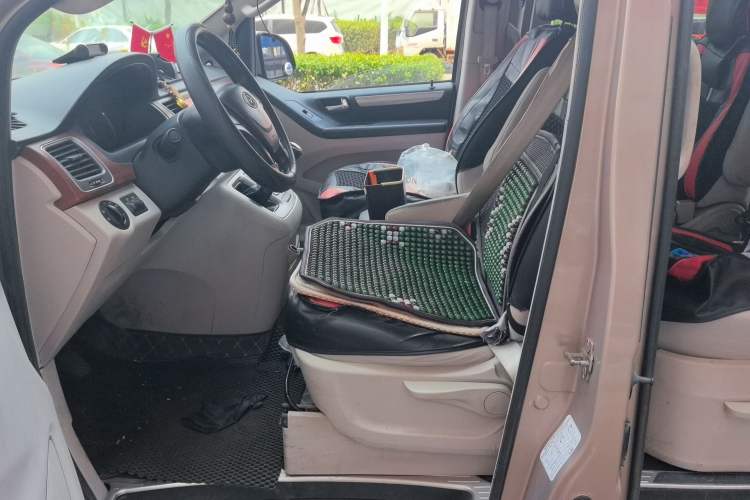 Used SAIC MAXUS G10 2014 2.0T Manual Elite Edition Left Front Seat