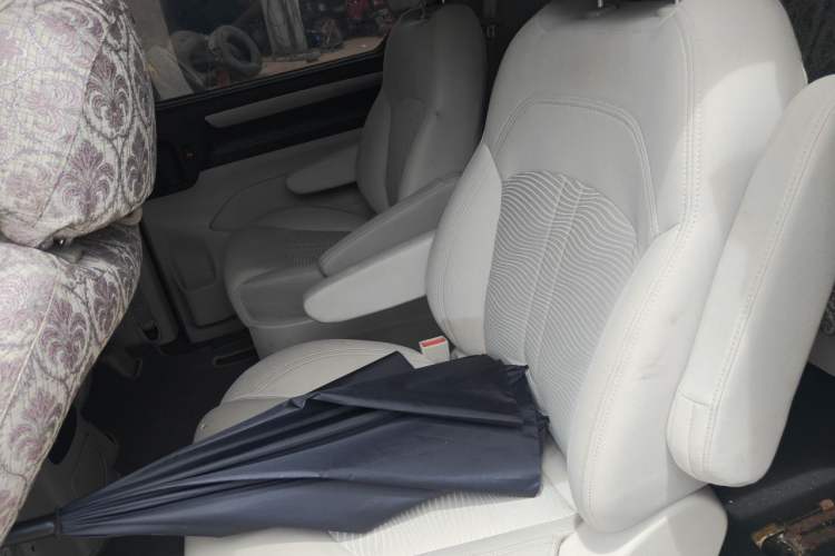 Used SAIC MAXUS G10 2014 2.0T Automatic Elite Edition Left Rear Seat