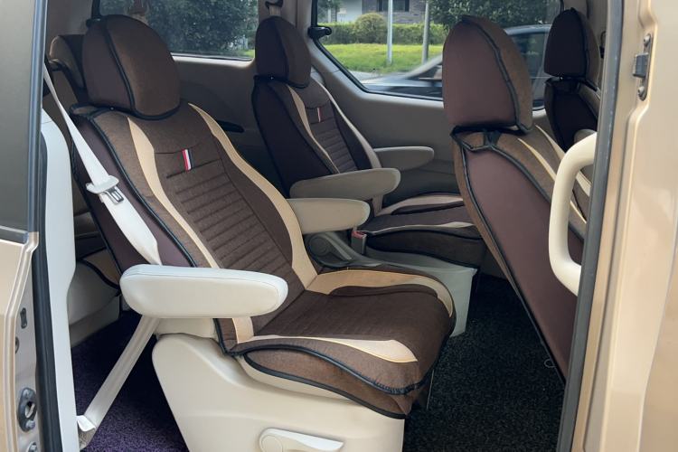 Used SAIC MAXUS G10 2014 2.0T Automatic Elite Edition Left Rear Seat