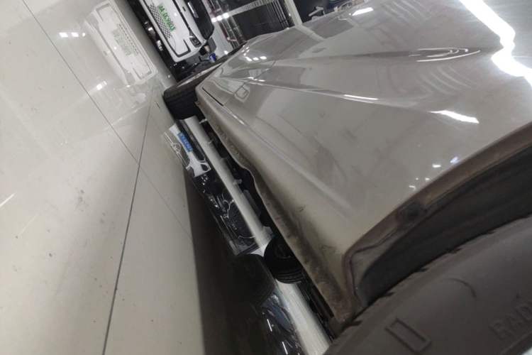 Used SAIC MAXUS G10 2014 2.0T Automatic Elite Edition Left Side Sill