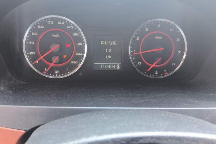 Used SAIC MAXUS G10 2014 2.0T Manual Elite Edition Odometer Close Up
