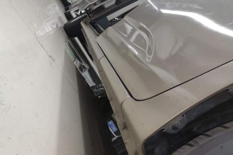 Used SAIC MAXUS G10 2014 2.0T Automatic Elite Edition Right Side Sill
