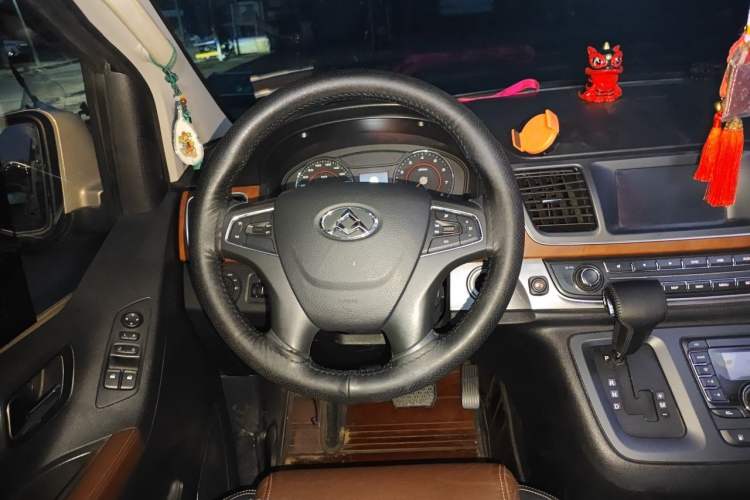 Used SAIC MAXUS G10 2014 2.0T Automatic Luxury Executive Edition Steering Wheel