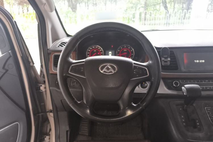 Used SAIC MAXUS G10 2014 2.0T Automatic Luxury Executive Edition Steering Wheel