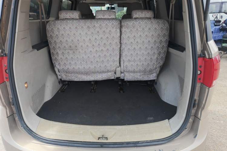 Used SAIC MAXUS G10 2014 2.0T Automatic Elite Edition Trunk
