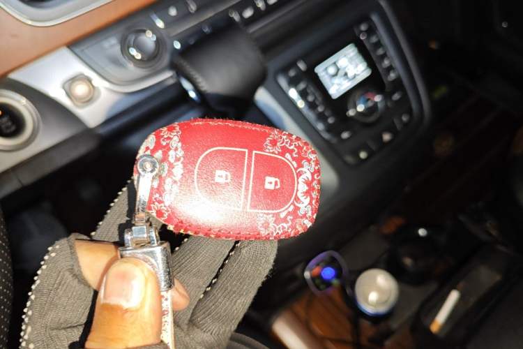 Used SAIC MAXUS G10 2014 2.0T Automatic Luxury Executive Edition Vehicle Key