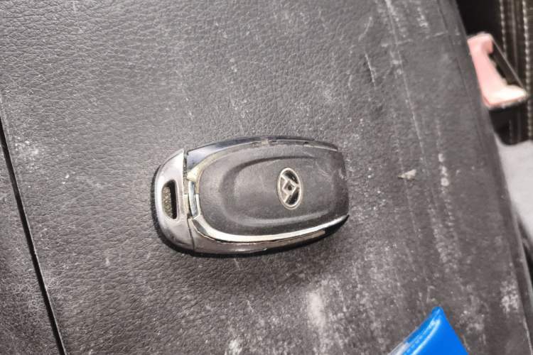 Used SAIC MAXUS G10 2014 2.0T Automatic Luxury Executive Edition Vehicle Key