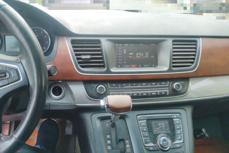 Used SAIC MAXUS G10 2014 2.0T Automatic Executive Edition Audio And AC Panel