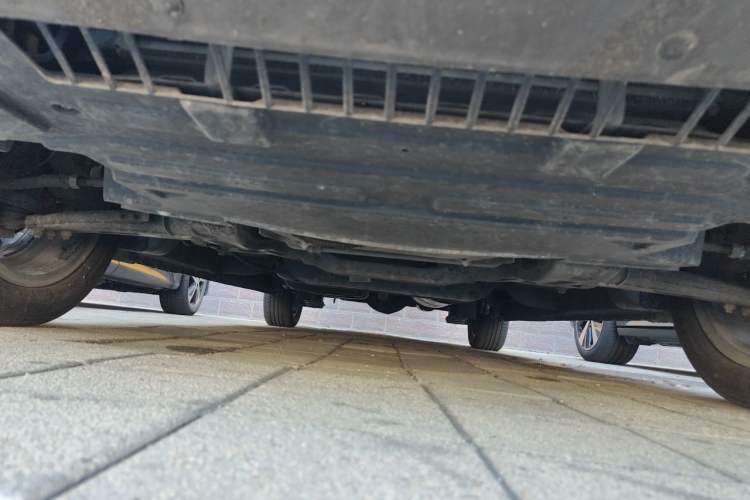 Used SAIC MAXUS G10 2014 2.0T Automatic Executive Edition Chassis Front