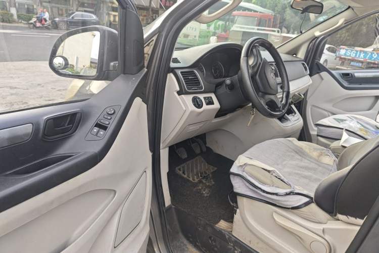 Used SAIC MAXUS G10 2014 2.0T Manual Elite Edition Driver Seat