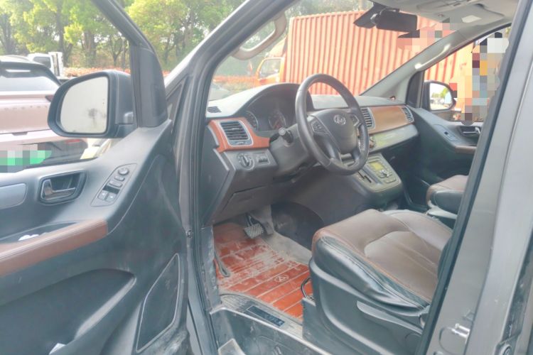 Used SAIC MAXUS G10 2014 2.0T Automatic Executive Edition Driver Seat