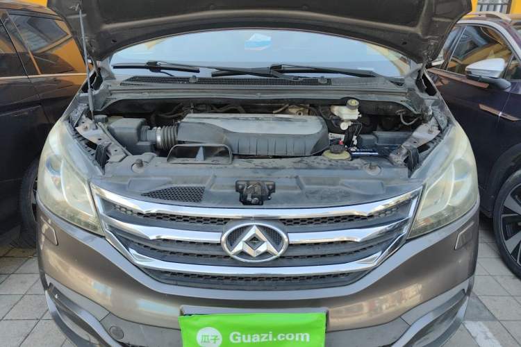 Used SAIC MAXUS G10 2014 2.0T Automatic Executive Edition Engine Bay