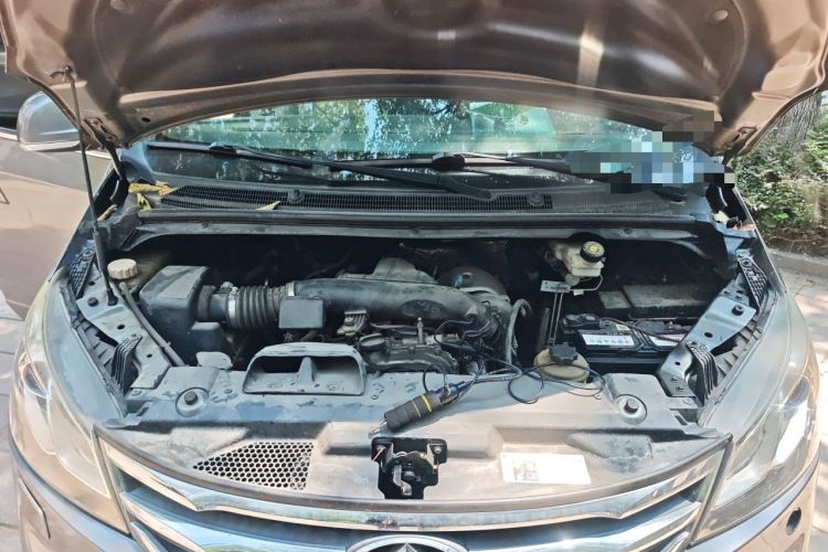 Used SAIC MAXUS G10 2014 2.0T Automatic Executive Edition Engine Bay