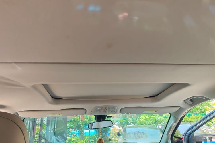 Used SAIC MAXUS G10 2014 2.0T Automatic Executive Edition Headliner