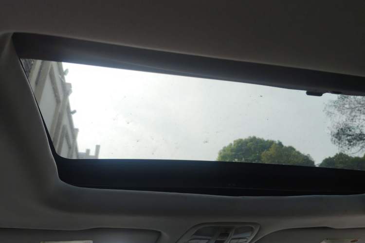 Used SAIC MAXUS G10 2014 2.0T Automatic Executive Edition Headliner