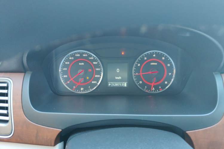 Used SAIC MAXUS G10 2014 2.0T Automatic Executive Edition Instrument Cluster