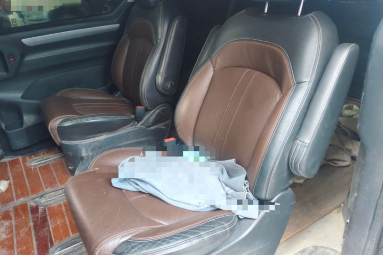 Used SAIC MAXUS G10 2014 2.0T Automatic Executive Edition Left Rear Seat