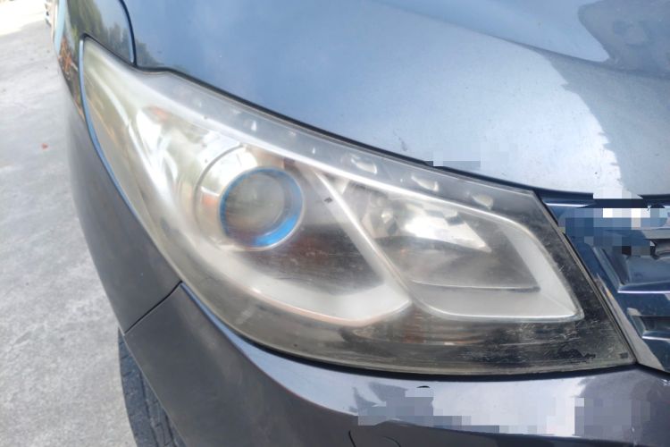 Used SAIC MAXUS G10 2014 2.0T Automatic Executive Edition Right Front Headlight