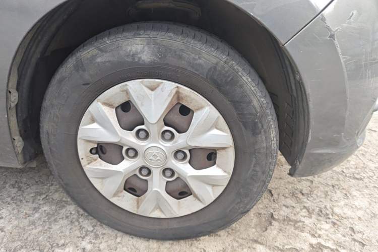 Used SAIC MAXUS G10 2014 2.0T Manual Elite Edition Right Front Wheel Hub