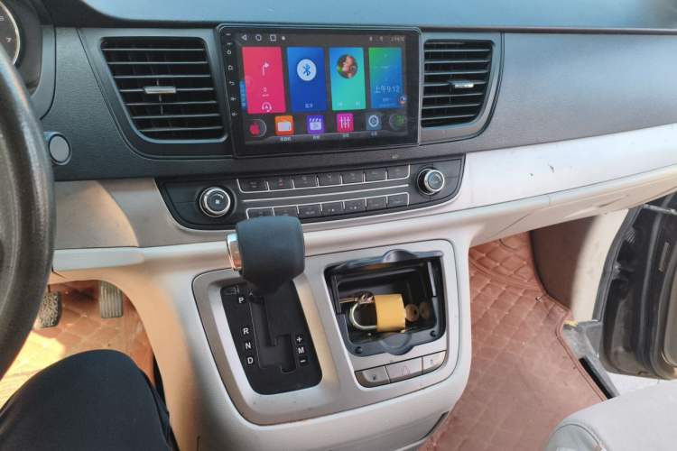 Used SAIC MAXUS G10 2014 2.0T Automatic Fashion Edition Audio And AC Panel