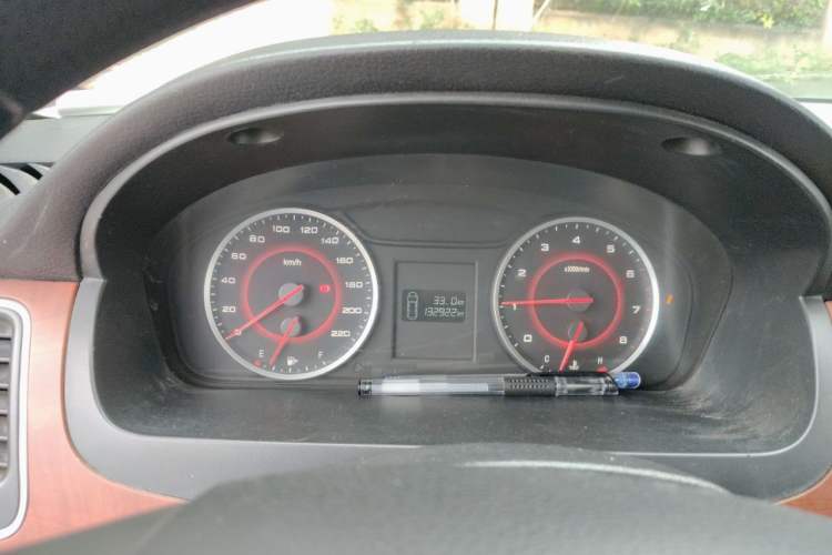 Used SAIC MAXUS G10 2014 2.0T Manual Elite Edition Instrument Cluster