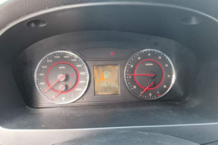 Used SAIC MAXUS G10 2014 2.0T Automatic Fashion Edition Instrument Cluster