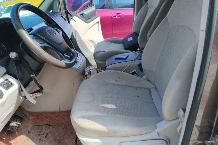 Used SAIC MAXUS G10 2014 2.0T Automatic Fashion Edition Left Front Seat