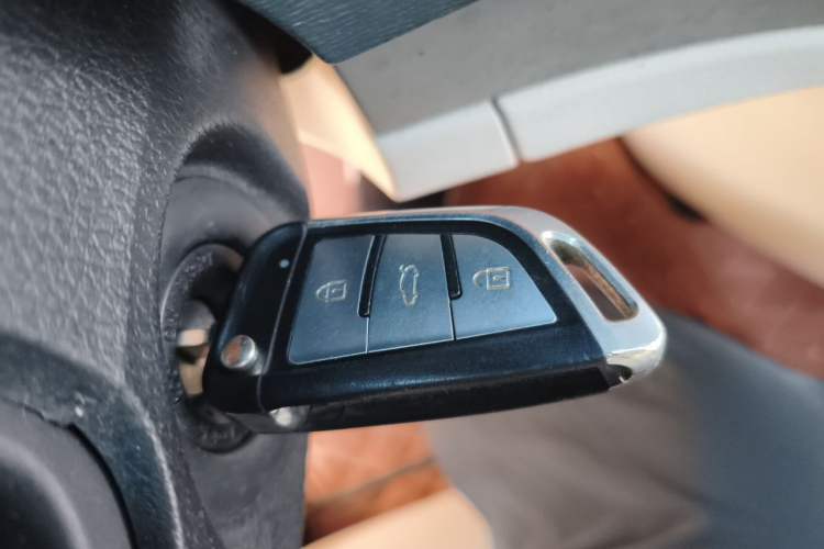 Used SAIC MAXUS G10 2014 2.0T Automatic Fashion Edition Vehicle Key