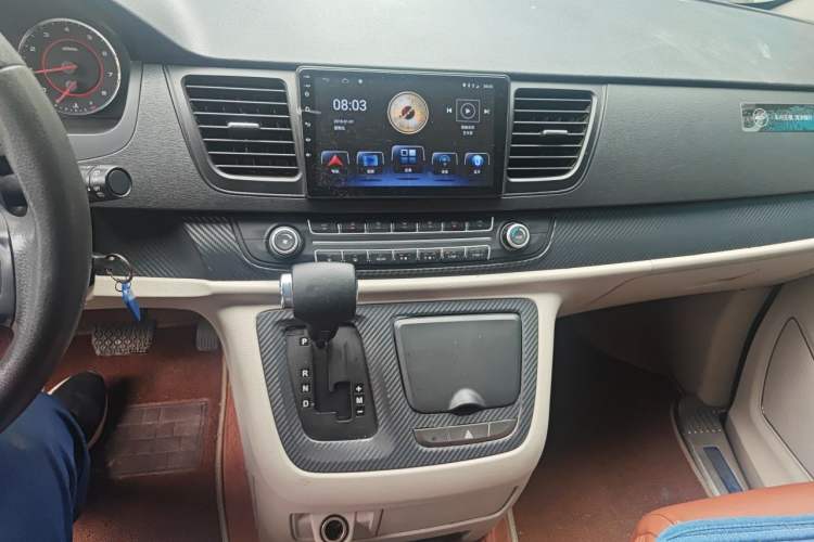 Used SAIC MAXUS G10 2014 2.0T Automatic Elite Edition Audio And AC Panel