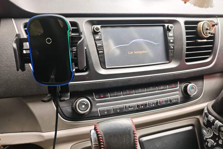 Used SAIC MAXUS G10 2014 2.0T Automatic Elite Edition Audio And AC Panel