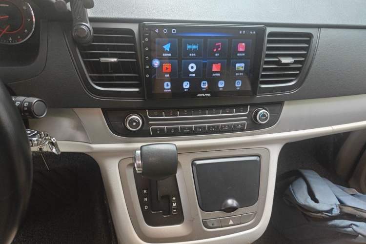 Used SAIC MAXUS G10 2014 2.0T Automatic Elite Edition Audio And AC Panel