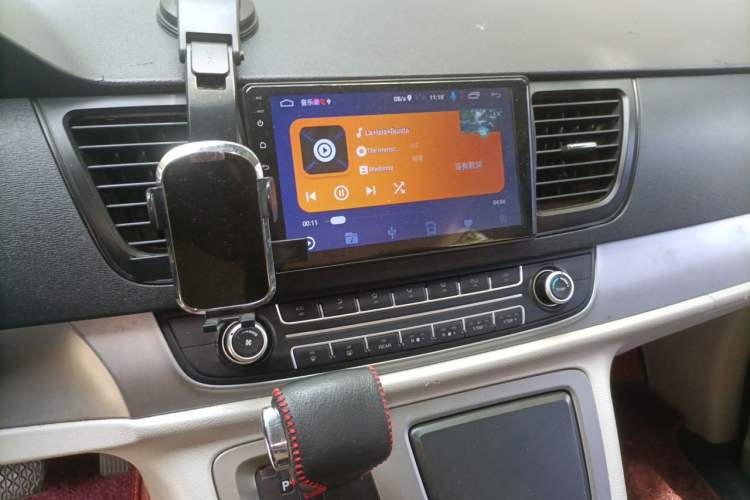 Used SAIC MAXUS G10 2014 2.0T Automatic Elite Edition Audio And AC Panel