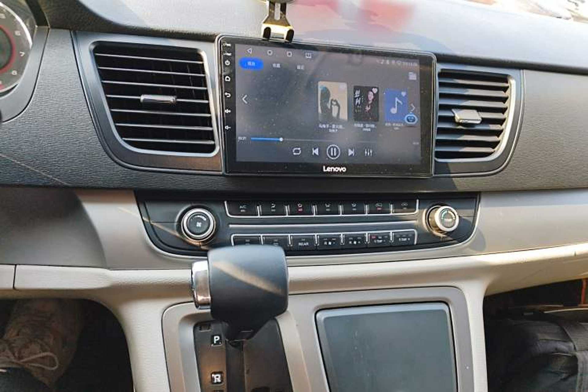 Used SAIC MAXUS G10 2014 2.0T Automatic Elite Edition Audio And AC Panel