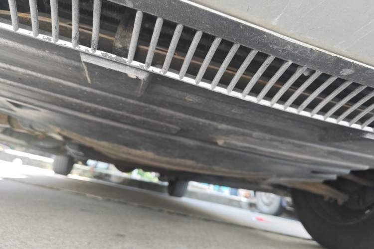Used SAIC MAXUS G10 2014 2.0T Automatic Elite Edition Chassis Front