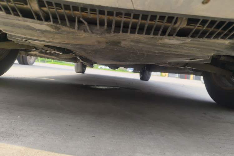 Used SAIC MAXUS G10 2014 2.0T Automatic Elite Edition Chassis Front